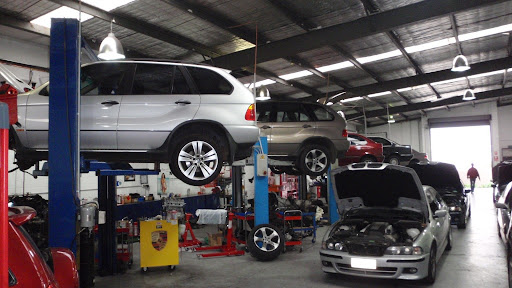 Advantages You Can Enjoy With Regular Car Service and Maintenance